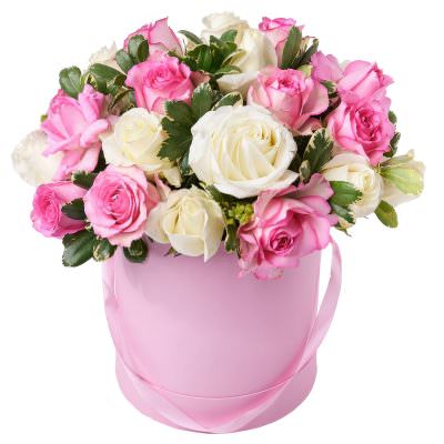 Шляпная коробка с розами «Чарующий стиль»